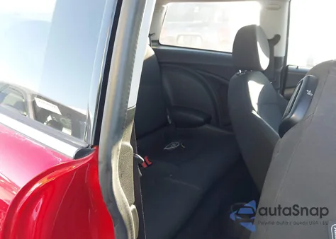 2010 Mini Cooper z USA, uszkodzony, nr VIN WMWMF3C52ATU79415